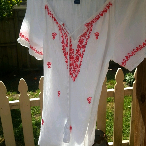 Bandolino Short Sleeve White Blause - Picture 2 of 10